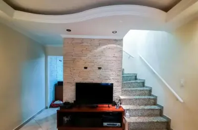 Lindo sobrado com 03 dormitórios sendo 01 suíte  à venda,  165m² de área construída, e terreno de 5x25 = 125m2, no bairro  jerusalém em são bernardo do campo - sp