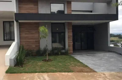 Linda térrea de 121m² de área construída, e terreno de 160m², à venda no excelente condomínio terras de são francisco - sorocaba - sp.