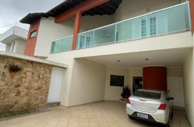 Lindo sobrado com 04 suítes,  à venda com 332m² de área construída e 434m² de área total, no bairro parque dos pássaros em são bernardo do campo - sp