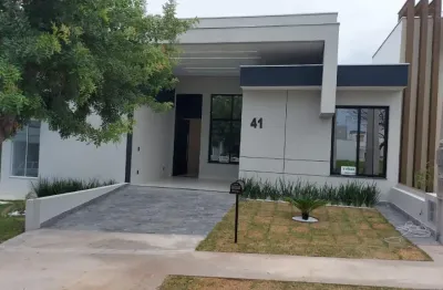 Linda casa térrea de 107m² de área construída, e terreno de 160m², à venda no excelente condomínio terras de são francisco - sorocaba - sp.