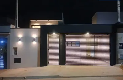 Linda casa térrea de 145m² de área construída e terreno de 200m², no bairro portal ville jardins em boituva - sp.