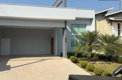 Linda casa térrea de 190m², de área construída, e terreno de 250m², com muito verde no condomínio portal dos pássaros em boituva - sp.