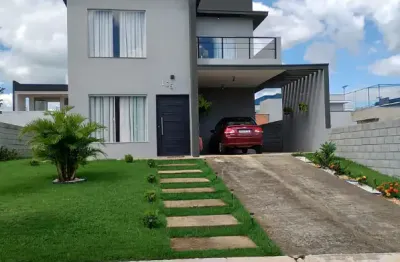 Lindo sobrado de 208m2, e terreno 420m2, em condomínio fechado solares resort em boituva- sp.