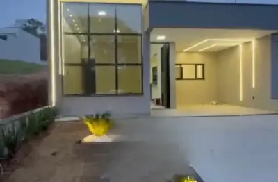 Linda casa térrea de 140m²  e terreno de 200m2, à venda no excelente condomínio fechado gran reserve em indaiatuba- sp.