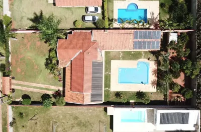 Linda chácara em condomínio fechado nova rheata, de 1.000m2, com  250m2 de área construída, com muito verde  em boituva - sp.