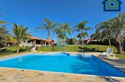 Linda chácara em condomínio fechado nova rheata, de 1.746m2,  de terreno com  175m2 de área construída, com muito verde  em boituva - sp.