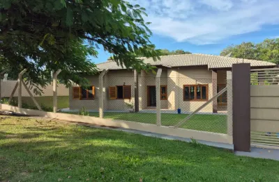 Linda chácara em condomínio fechado vitassay, de 1.697m2,  de terreno com  230m2 de área construída, com muito verde  em boituva - sp.