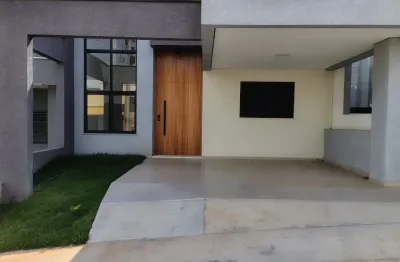 Linda casa térrea de 106m²  de área construída e terreno de 154m2, à venda no excelente condomínio fechado  horto florestal villagio  em  sorocaba - sp.