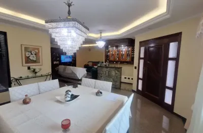 Lindo sobrado à venda com 320m2 e terreno 12x25 = 300m²  de área construída, no parque dos pássaros, em são bernardo do campo - sp.