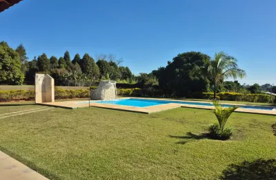 Linda chácara em condomínio fechado vitassay, de 5000m²,  de terreno, com 456m² de área construída, com muito verde  em boituva - sp.