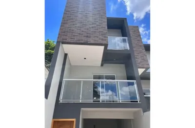 Lindo sobrado à venda com 120m² de área construída, no bairro parque novo oratório - santo andré - sp.