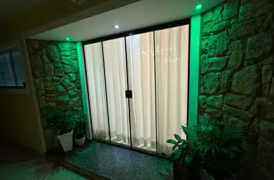 Linda casa térrea à venda com 159m² de área construída, terreno de 140m², no bairro jardim independência - são bernardo do campo - sp.