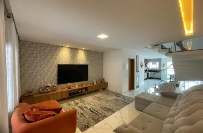 Lindo sobrado à venda com 223m² de área construída, terreno de 135m², no bairro assunção - são bernardo do campo - sp.