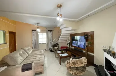 Lindo sobrado à venda com 214m² de área construída, terreno de 141m², no bairro jordanópolis - são bernardo do campo - sp.