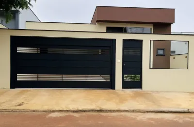 Linda casa térrea à venda com 154m² de área construída, terreno de 270m², no bairro portal ville azaléia - boituva - sp.
