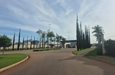 Lindo sobrado à venda com 206m² de área construída, terreno de 300m², no condomínio portal ville jardim europa em boituva - sp.