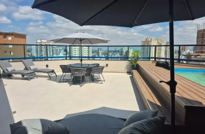 Linda Cobertura à venda com 308m² de área construída, no Condomínio Edifício Lígia Building, no Centro de São Bernardo do Campo - SP.