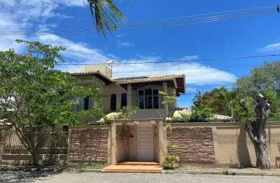 Lindo Sobrado de Alto Padrão à venda com 340m² de Área Construída, terreno de 662m², no bairro Outeiro da Glória -  Porto Seguro - BA.