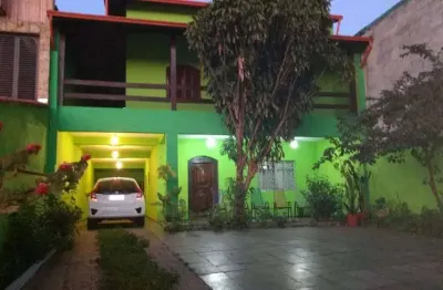 Sobrado á venda possui 302m² com 05 dormitórios, em vila aquino - santo andré.