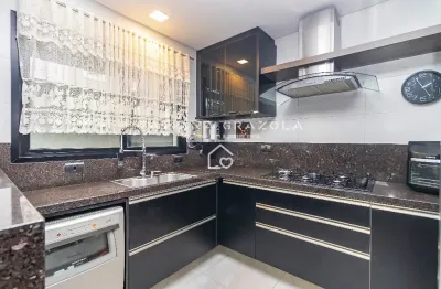 Sobrado Triplex à venda por R$ 1.290.000 no Hauer - Curitiba - PR