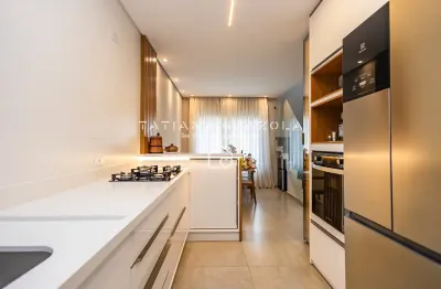 Sobrado triplex à venda por r$ 1.180.000 no campo comprido - curitiba