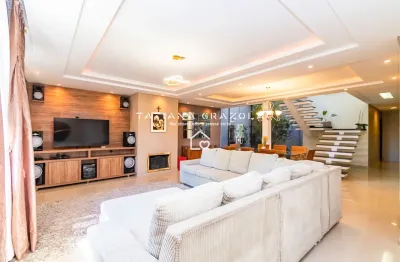 Casa com Piscina à venda por R$ 1.550.000 no Boqueirão - Curitiba - PR