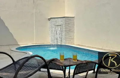 *casa à venda com piscina - localização privilegiada*  - *características:*   - 3 quartos, sendo 1 suíte   - totalmente mobiliada   - piscina privativ