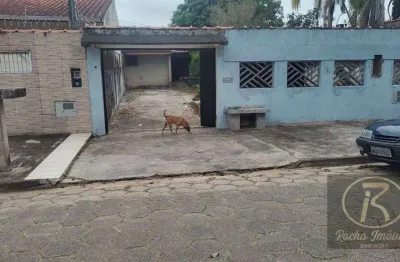 Casa a 400 metros da praia, localização boa. casa precisa de uma reforma