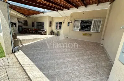 Casa com 4 quartos à venda na Rua Luiz Foggiatto, 586, Orleans, Curitiba