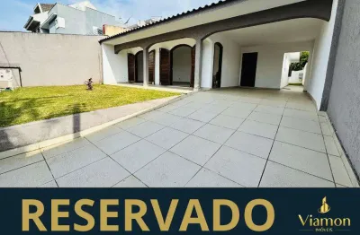 Casa à venda, rua Alfredo Scorsin, 313, São Braz, Curitiba-Pr
