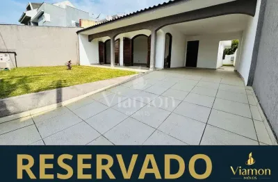 Casa à venda, rua Alfredo Scorsin, 313, São Braz, Curitiba-Pr