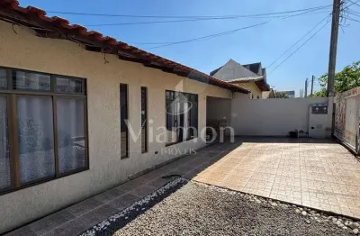 Casa com 3 quartos à venda na Rua Teófilo Treicik, 134, Orleans, Curitiba