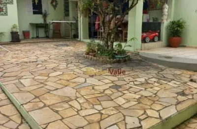 Casa com 3 dormitórios à venda, 198 m² por r$ 700.000,00 - vila jaboticabeira - taubaté/sp