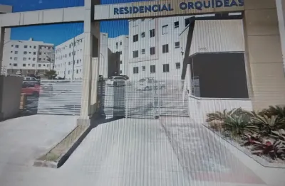 Apartamento mobiliado em condominio fechado em frente ao supermercado ideal.