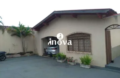 Casa à venda, 3 quartos, 1 suíte, 3 vagas, amoroso costa - uberaba/mg