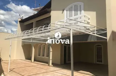 Casa com 5 quartos à venda no Mercês, Uberaba 