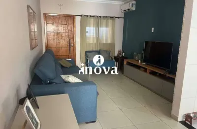 Casa com 3 quartos à venda na Cidade Nova, Uberaba 