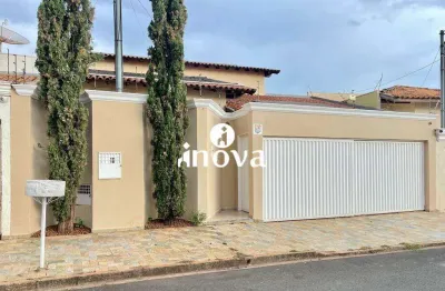 Casa com 3 quartos à venda na Cidade Jardim, Uberaba 
