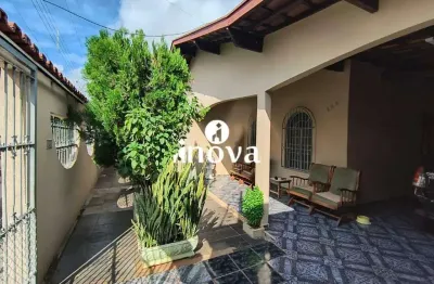 Casa com 4 quartos à venda no Grande Horizonte, Uberaba 