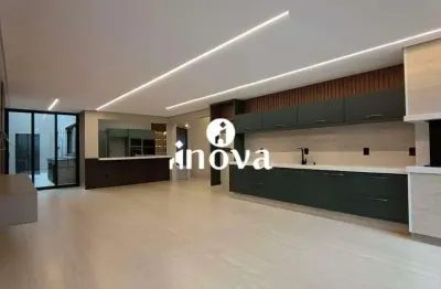 Casa em condomínio fechado com 3 quartos à venda no Jardim do Lago, Uberaba 