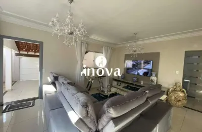 Casa com 3 quartos à venda no Portal Beija Flor, Uberaba 
