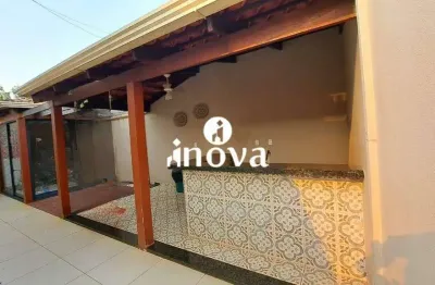 Casa em condomínio fechado com 3 quartos à venda no Portal Beija Flor, Uberaba 