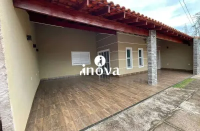 Casa em condomínio fechado com 2 quartos para alugar no Amoroso Costa, Uberaba 