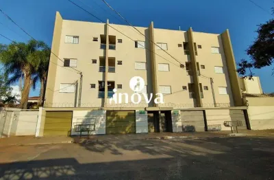 Apartamento com 2 quartos para alugar no Olinda, Uberaba 