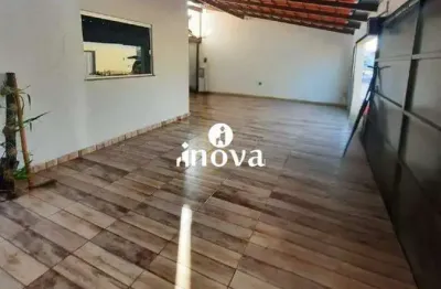 Casa com 3 quartos à venda no Jardim Espanha, Uberaba 