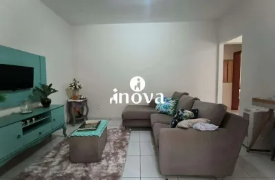 Casa com 2 quartos à venda no Jardim Esplanada, Uberaba 