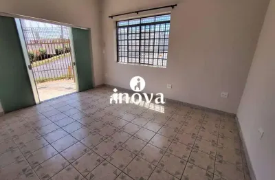 Casa comercial ou residencial para locação, bairro fabrício