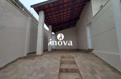Casa com 3 quartos para alugar na Vila Olímpica, Uberaba 