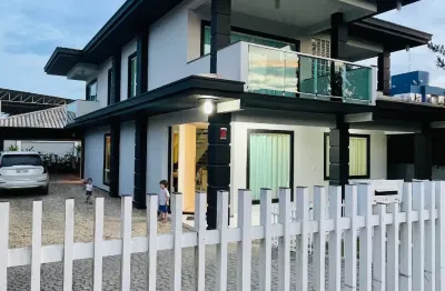 Casa com 4 quartos à venda no Iririú, Joinville 