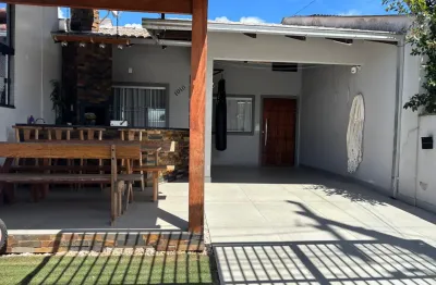 Casa com 2 quartos à venda no Espinheiros, Joinville 